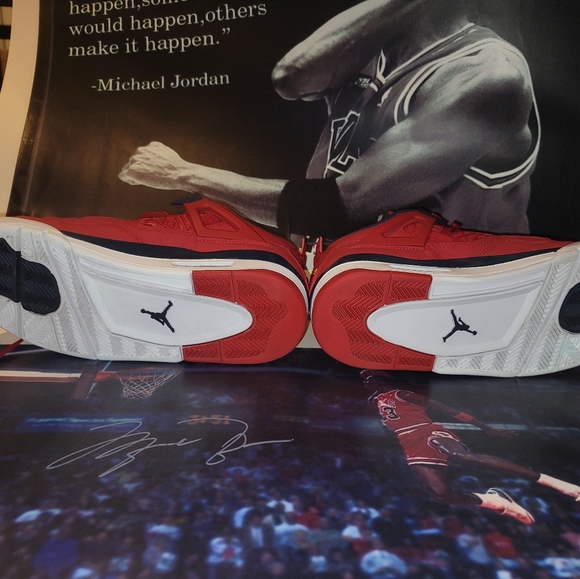 - Jordan retro 4 SE - Picture 9 of 11